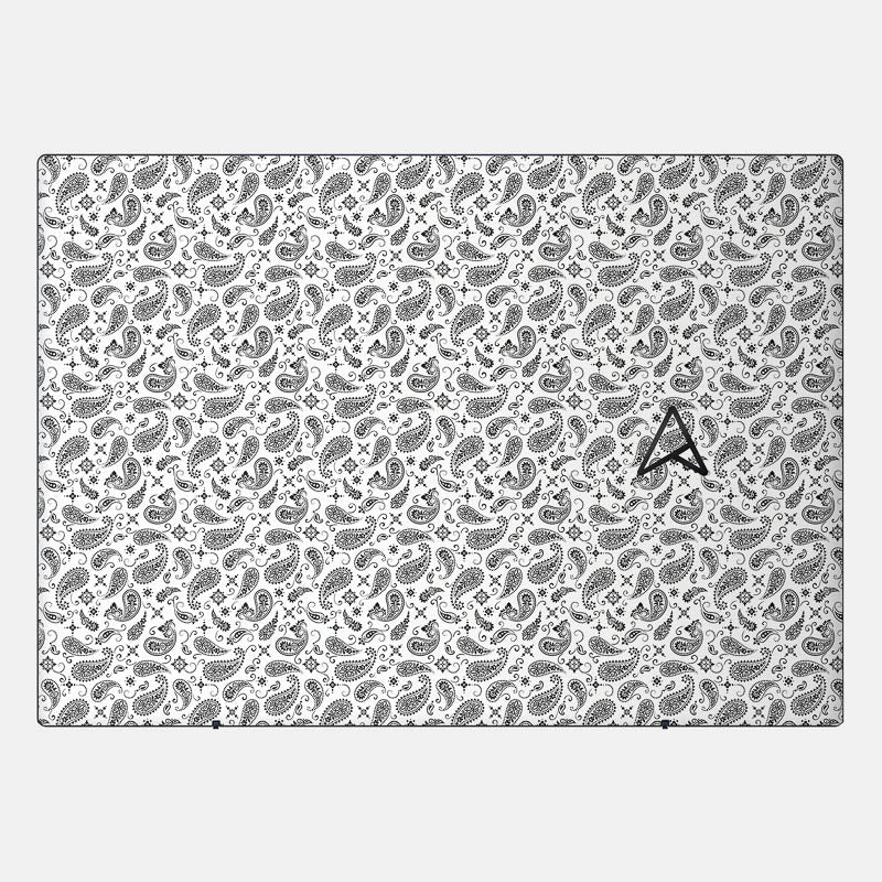 White Paisley Max