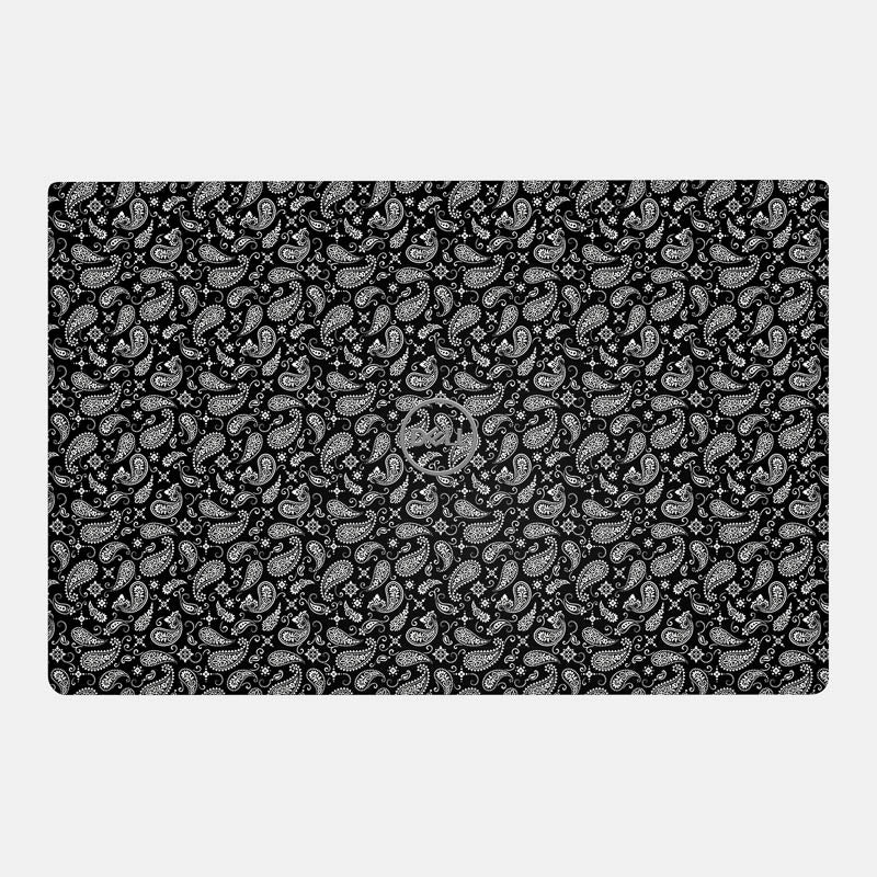 Black Paisley Essential