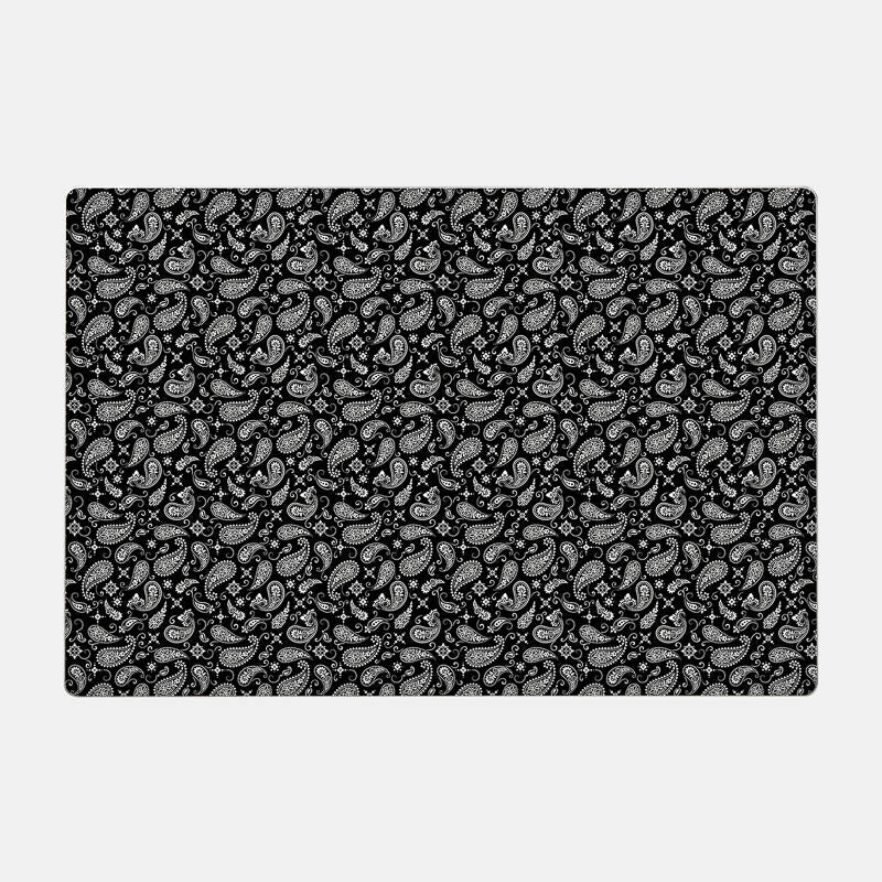 Black Paisley Essential