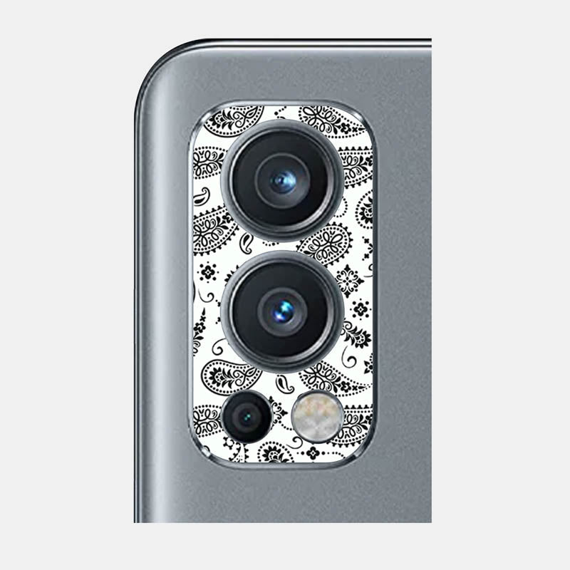White Paisley Pack of 2
